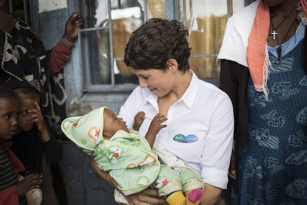 Eine Packung Windeln kann Leben retten - #Windelhelden präsentiert von Pampers und UNICEF
